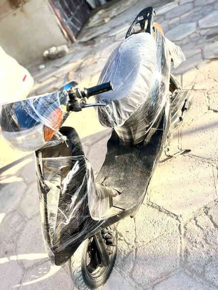 دراجه عصفوري 60 دراجه نضيفه كلشي شغال.. دبلات شغاله... اشاير شغاله..  سلف شغال.. لايت شغال ... كفرات بلاديه.... سعره 350 وبيه مجال ***********
