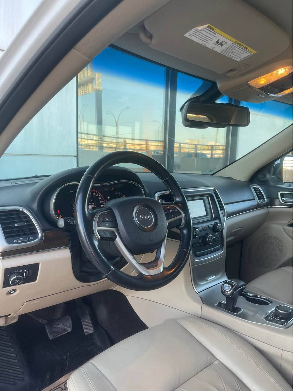 JEEP  LIMITED 
كلين تايتل 
فول فول مواصفات 
كوشن جلد 
كوشن كهرباي 
بصمه 
شغال 
كاميره ٣٦٠. حساس. رادار 
صندوق شفط
تبريد مركزي 
دبل اكسل 
بدون دعم بدون صبخ  . كلين تايتل   
موديل ٢٠١٥ 
گير محرك. كلها شرط 
تايره  و ويل جديد 
رقم سنوي جديد
سياره احلا من صور سياره جديد معنا كليمه. 📦📦
ماشي. ١٢٠ الف حقيقي 
سعر ٢٠٨ وه ره قه و مجال 
*********** زاخو, دهوك
