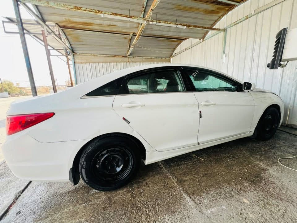 سلام عليكم سوناتا 14 بانزين بانزين ادوات كصه جنطه متوم طبق الأصل اربيل 
مكينه 2400كفاله عامه عدا لكصه 
مكينه وكير خير من الله      بانزين 
حداديه 100
تبريد ثلج ❄️ 
تبريد كشنات 
جاهزه مجهزه ماناقصه ربع دينار  مكاني ناصريه شطره السعر 43 وبيه مجال بيع متوازي ***********
