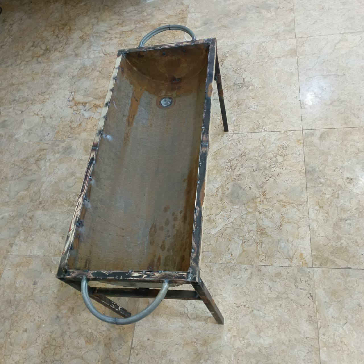 سلام عليكم مناقل للبيع سعر وحده بـــ 30الف المكان ميسان حي جمعيات قرب المركز صحي جديد رقم ***********
