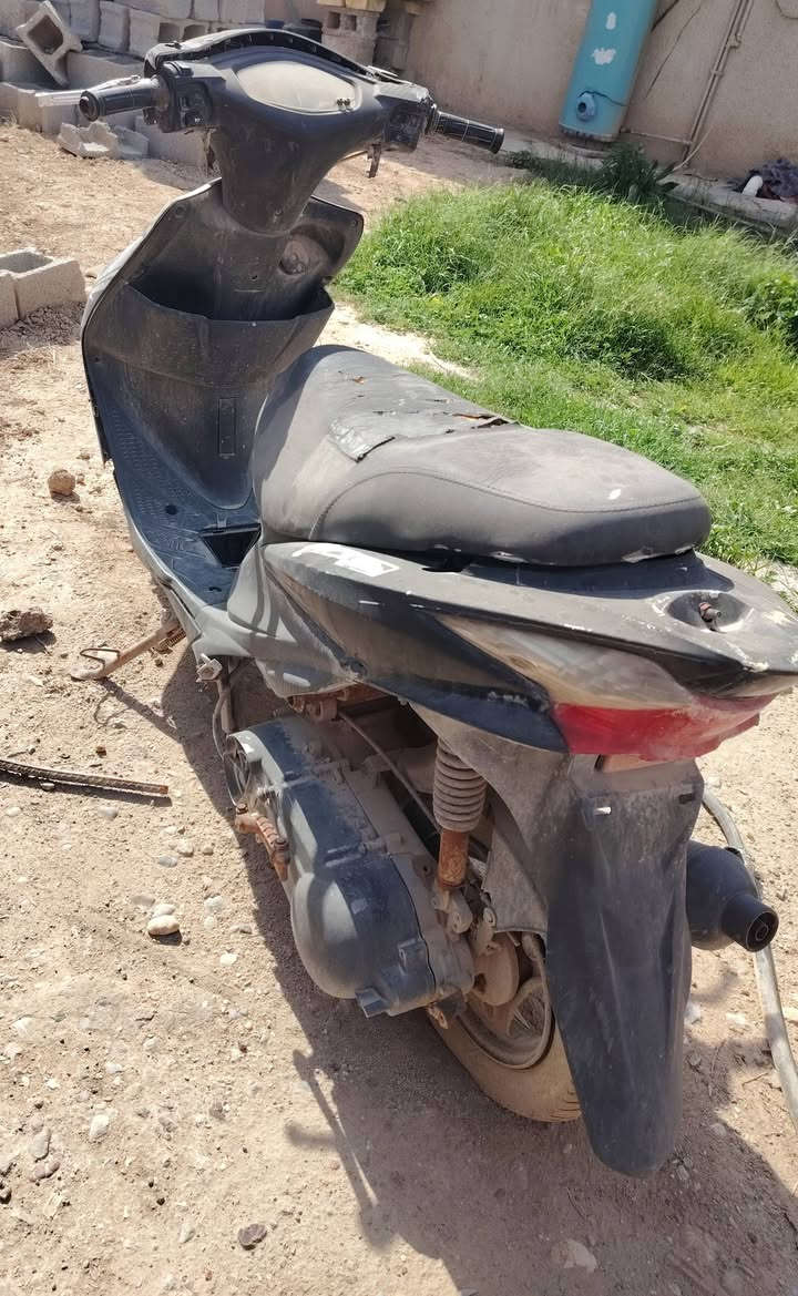 سلام عليكم دراجه البيع كوام حديد مكان بغداد سياحي سعر ١٠٠ وبيه مجال ***********
