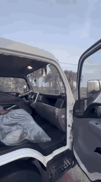 كنتر موديل 2025 كفاله عاامه 🎖زيرو رقم بغداد تحويل مباشر حداديه كامله قبل اسبوع سويتها وجادر سبير منازل ماشي ٢٩ حقيقي للاستفسار *********** 
*********** مكان السياره بغداد الغزاليه
