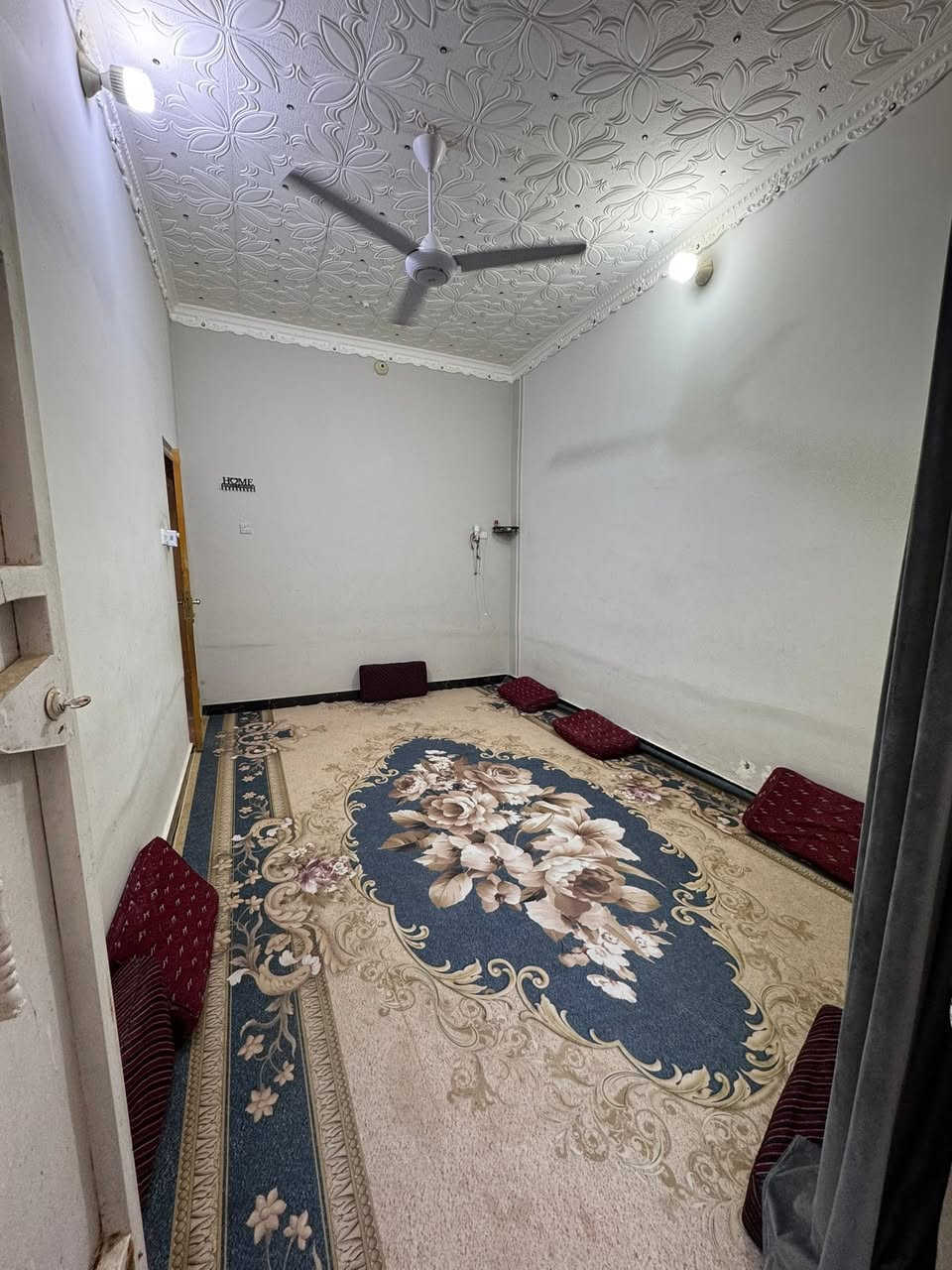 بيت زراعي بي وصل تطويب مساحه 96م
الدجين الاولى مجاور يونس ابو التحوير ثالث بيت عن الشارع العام 

بناء طابوق وثرمستون وبلوك عكاده 
يحتوي على 
استقبال 
وصاله 
وغرفة 
ومطبخ 
ومجمع صحيات 
ودرج خارجي 
وغرفة فوك بيها نقص
وساحه 

السعر 50 وبي مجال قليل 

واتساب *********** علاء بدر
