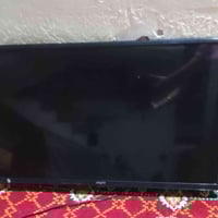 شاشة ٣٢ • بدون نت • نظيفة