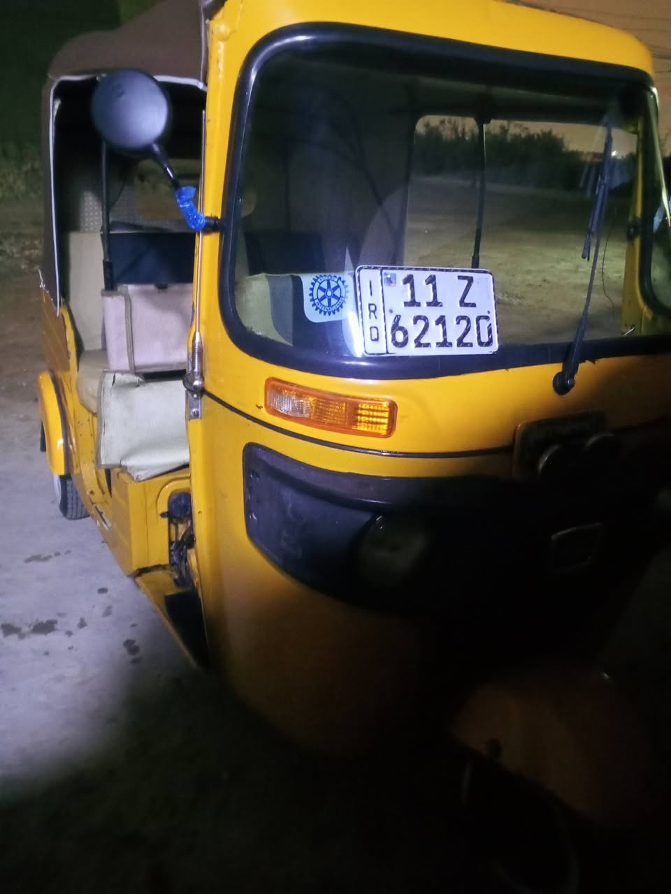 تكتك رقم وسنويه موديل 20 بل سنويه 19 شهر 12كفاله من معجون وصبغ بس دوس معمره فقط محرك  خير من الله مكاني بغداد الغزاليه السعر 6ونص بيه مجال ***********
