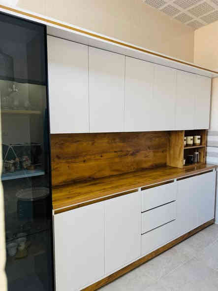 اغراض للبيع 
كلها جديدة واستخدام قليل 
كاونتر فصلته  جديد قبل 5 اشهر بعده كلش جديد
وياه سنك وطباخ وميز طباخ كله درجة اولى 
+ القنفة للبيع بيها مخزن وتصير چرباية 
***********
