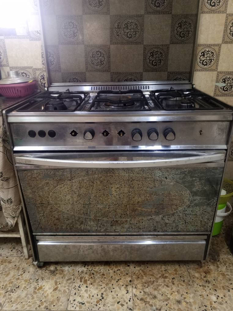غراض بيت للبيع ثلاجه 18قدم شرط ماواصل مصلح +مجمده حجم وسط شرط نضيفات كل عيب مابيهن +طباخ 5عيون ابو الفرن +تنور غاز +مبرده الشراي يتصل *********** كركوك, العراق
