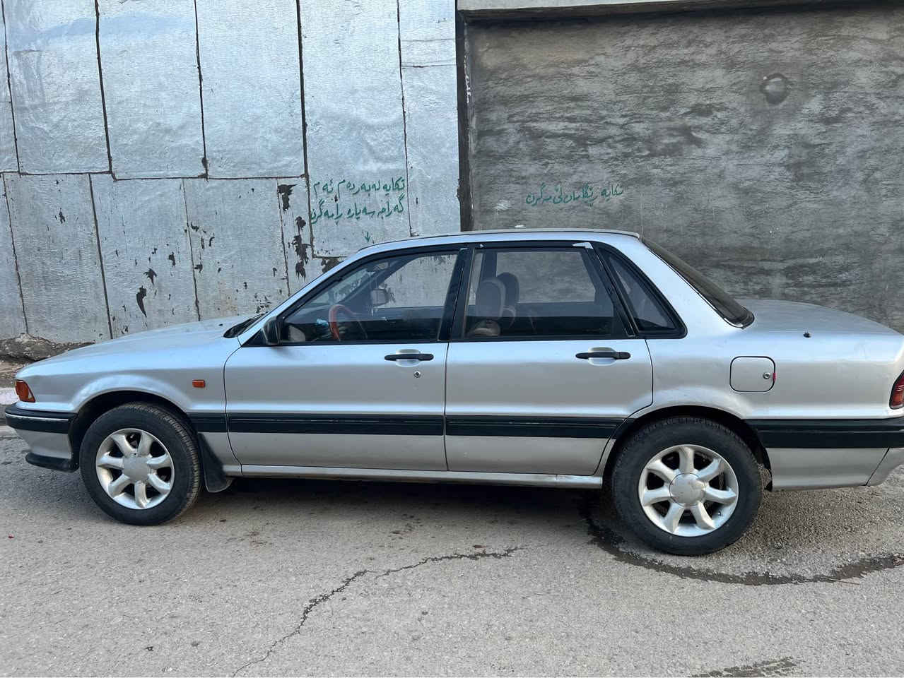 سڵاو خوای گەورە تان لێ بێت گەڵاند مۆدێل ١٩٩١ شتی نمونە لە جوانی  مواسەفەتان  تەبریت لە چێ خۆی سارد و گەرم بۆیاخی نیە چوار تایەی لۆكەی لەژێرە سعری ٤٥ گەلاو ٥ گەڵا خەرەمەی تیایە بۆت دوگێڕمەوە لە دوای مەعامەلە شوێن بازیان موشتەریت تەلە فون بكە *********** السليمانية, العراق
