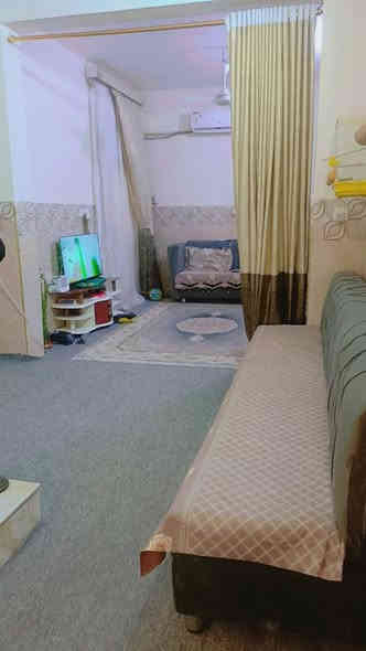 بيت للبيع مالتي بدون دلاليه يعني مساحة 50متر طابقين كونكريت مسلح طابو سند 25 بناء حديث غرفتين وصاله وستقبال ومطبخ حمامات2 ومنور مع الاثاث شارع بغداد حي العباس عامود12 ع الحولي قرب مولدة صدام كيلو ونص عن الامام 3دقائق عن الامام السعر 88مع الاثاث رقم الهاتف ***********
