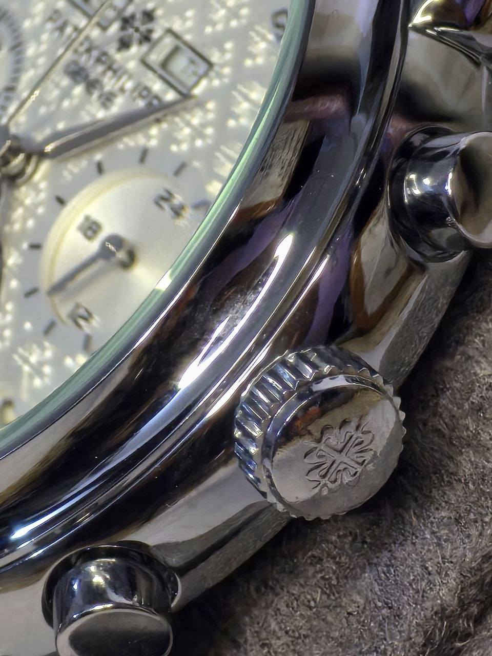 ساعة باتك فلب PATEK PHILIPPE
تحفة فنية 
لرجال الاعمال والمحبي الرسمي
مكينة كوارتز ( نظام ستوبوج) جميع السناتر شغاله 
هيكل يتانلس ستيل
ميناء مميزه ابيض وارقام لامينوس مزودة بمنفذ تاريخ واسبوعي (عربي+انكليزي)
زجاج زفير مزرق ضد الخدش
مقاومة الماء والغبار 
 قفل فراشة 
ساعة مختمة بالكامل

السعر :- 40 ع اول تم 
للحجز والاستفسار يرجى مراسلة الصفحه


**إذا كنت صاحب هذا الإعلان وتريد حذفه لأي سبب، رجاءا أرسل رسالة إلى الدعم الفني**