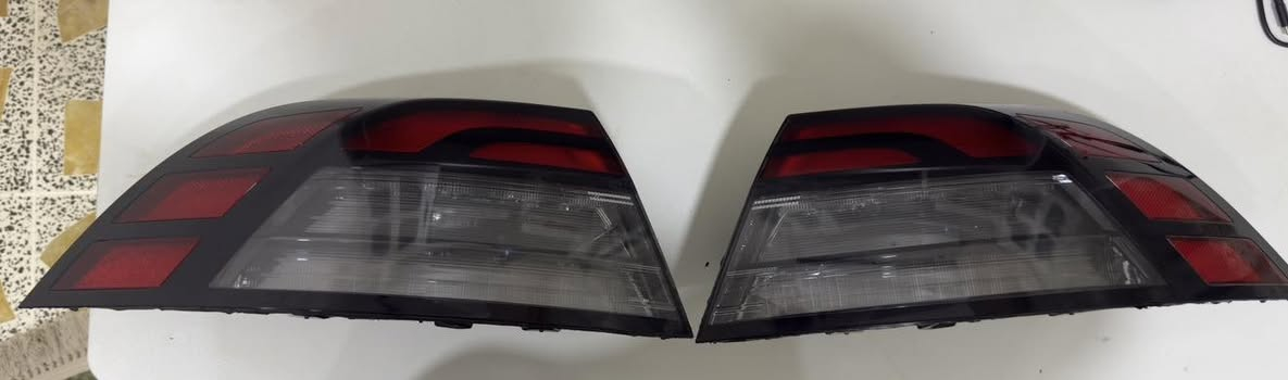 السلام عليكم
هوندا اكورد 2024 تورنك 
 تفصيخ بگ لايتات مبدل الهن جام فقط ابيع تك او زوج 
وياله حجم 19 زوج بحالة الجديد ابيع تك او زوج 
‎للأستفسار راسلني خاص او اتصل ***********
