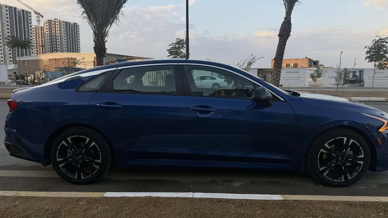 بسبب الوعود الكاذبة
K5 2022 للبيع

Gt Line 1.6 توربو 
اللون : ازرق 
الرقم : اربيل انكليزي 
الموديل : 2022 سنوية نافذة لسنة 2028
عداد المسافة : 62 الف ميل
حادث السيارة موضح بالصور (بدون شواصي ) 
المواصفات :
  رادار امامي و خلفي 
 تحكم ستيرن
 بصمة و تشغيل عن بعد 
 اوتو هولد
 مقاعد جلد
 4 وضعيات قيادة 
 قيادة ذاتية 
 كشاف LED 
 تدفئة بالكشنات
 لايت عدسات 
 شحن وايرليس 
 كاربلاي
 رادارات مانع تصادم 
 بك لايت LED 
 تحديد مسار 
تخم تاير جديد + بطارية جديدة ايضاً
🔴 كفالة محرك و كير
السيارة بحالة ممتازة جداً 

سنوية بأسمي و تحويل ثاني يوم
***********

مكاني بغداد حي الجهاد
