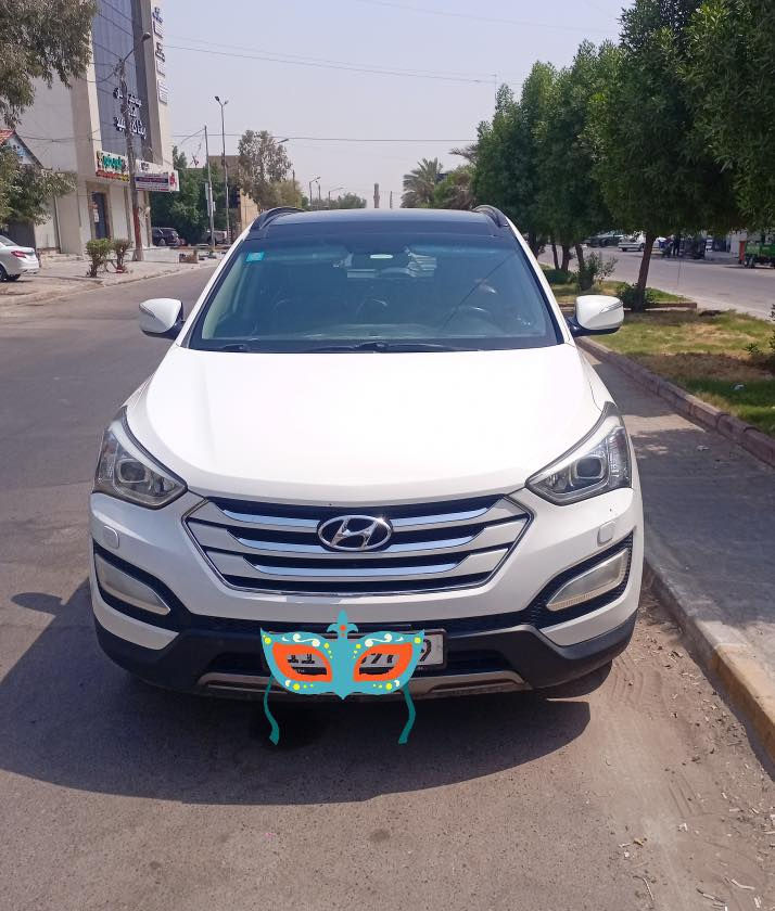 هونداي سنتافي وارد خليجي ٢٠١٣  محرك 6 سلندر سعة 3500 فول مواصفات بصمة بانوراما كشنات جلد كهربائية تدفئة وتبريد مري شفط حساس خلفي مابيه صبغ عدا خدوش وتكحيل بسيط مذكور بالسونار مكفولة من الدعمة ماشية 120 مشي حقيقي رقم جديد وهزة وسنوية جديدة كير محرك تبريد خير من الله مكان السياره بغداد 
السعر 165 وبيها مجال جدا بسيط
رقم الهاتف ***********
