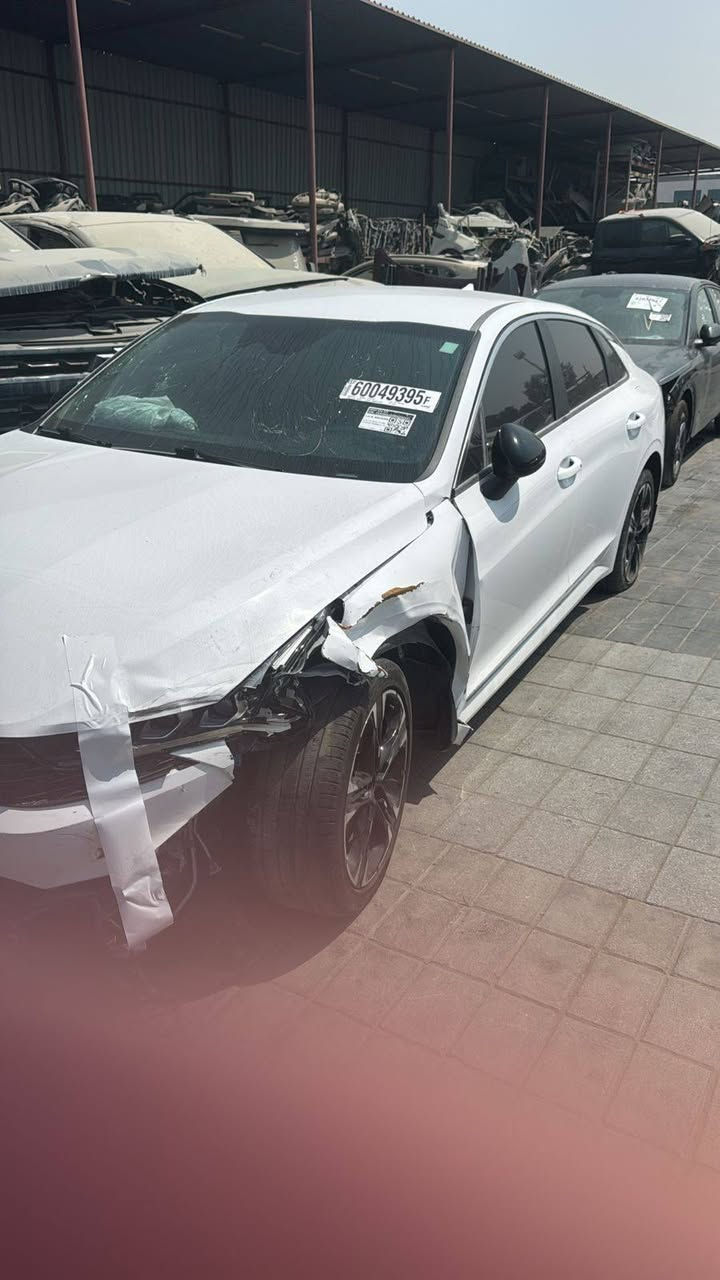 السلام عليكم (اخواني الاعزاء)
كي 5 للبيع 
مواصفات جي تي لاين معروفة 
رادارات امامي خلفي جوانب مرايات 
تدفئة كشنات 
محرك تيربو 1600
دخول جديد باسمي اربيل رقم جديد وكامل 
اخوان السعر 195( بسعر التكلفة ) مع المجال الشراي يبحبش عيوني 
الضرر بسيط موضح بدون دواخل شرط 
***********واتساب 
جزيل الشكر
