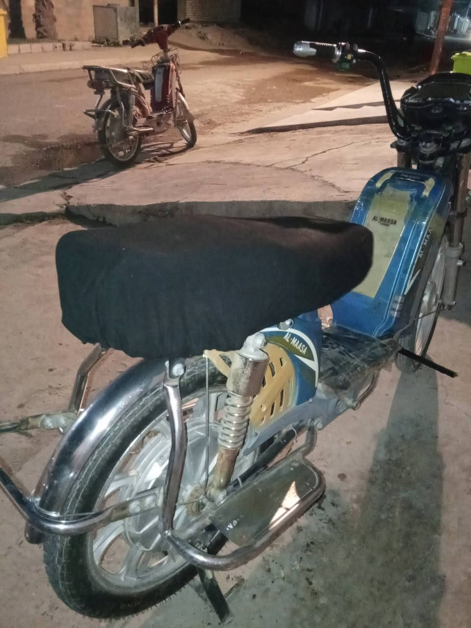 موطور شحن للبيع بطاريات صارلهن  سبوع من شديتهم جديدات  نضيف تايرات جدد نضيفات بس مشكلته عقل عطل و اريد ابيعه سعره 165


**إذا كنت صاحب هذا الإعلان وتريد حذفه لأي سبب، رجاءا أرسل رسالة إلى الدعم الفني**