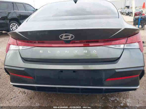 سلام عليكم النتره فول مديل 2024ماشيه 11الف السياره بدون شواصي وبدون دواخل بنيد مبدل لون ودعاميه لون بدون صبغ السياره بس خشم الجاملغ رقم بغداد الحسينيه ما متواجد على الفيس السعر 162$هاتف علي *********** البيع فقط
