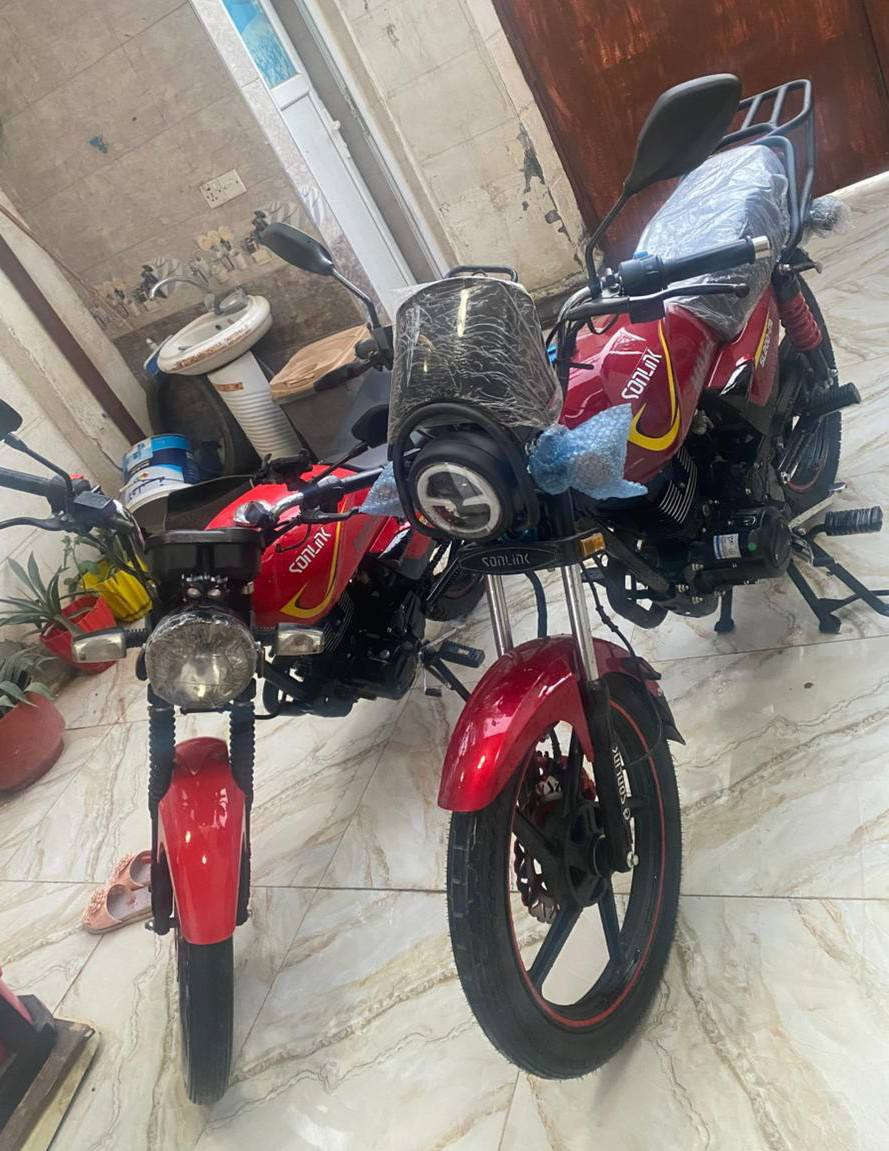 السلام عليكم دراجة سونك ماكس اون 200 للبيع او مراوس
موديل 2025 نازلة 26 شهر 2

محرك ضاغط و زنجبيل 200 cc   

بية اوراق+ كتلوك الدراجه 

الدراجه بية ضمان 6 اشهر 

الدراجه ماشية بس 800 بعدة زيرو 

السعر مليون و 100 و بية مجال 

التواصل ***********
