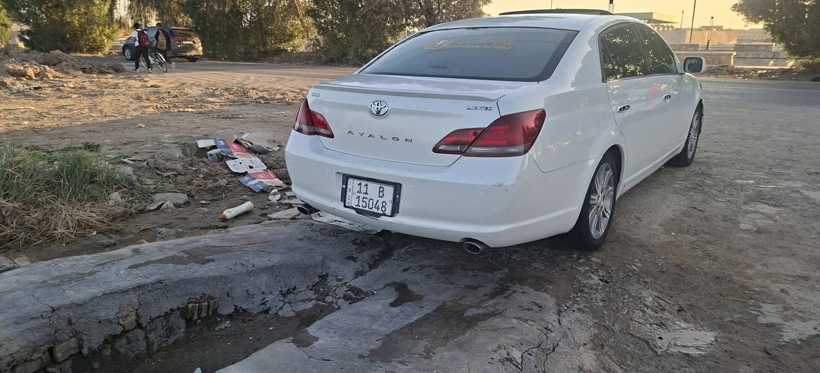 السلام وعليكم 
افلون وارد امريكي موديل ٢٠٠٨
رقم بغداد نكليزي بسمي حتي هزه جديده
ضررها جاملغ وباب تبديل  وجاملغ ثاني بي كلير 
والباقي ليبل واحد وكفاله من الصبغ 
فول مواصفات خمس بصمات
محرك ٣٥٠٠ جديد 
كير توني شاده 
صدر امامي وخلفي توني شاده
منضومه تبريد جديده 
تخم تاير جديده 
كهربائيات شغاله 
لايت زنون 
ماشيه ١٧٠
سياره جاهزه وسونار مرفق 
مكان سياره بغداد حالين 
سعره ١١٠ ورقه 
*********** بغداد, العراق
