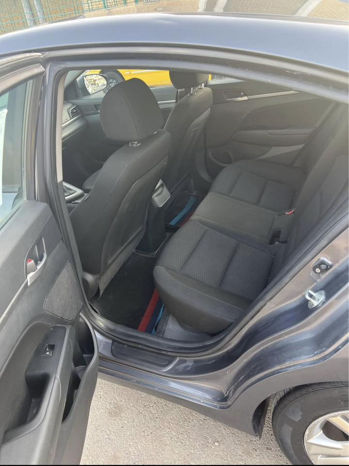 السلام عليكم النترا  2020فول 1/1بصمه فتحه سقف سياقه ذاتيه كشنات تدفئة وتبريد رادار مكينه 2000 دوش كير اي تي المرغوب حادثه قبغ جنطه وجاملغ خلفي بدون دواخل كلش الضربه كلش خفيفه سياره جديده مال بيت هزه جديدة ورقم جديد وسنويه جديده العنوان الشالجية السعر ١٤٥رقم 
***********
