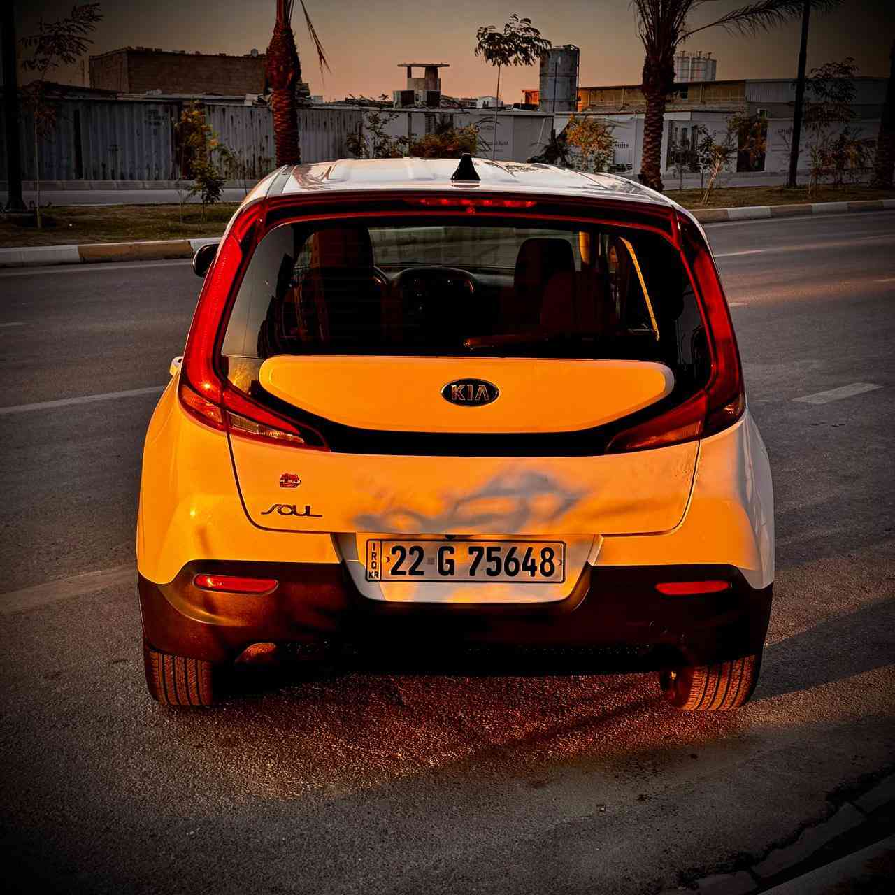 السلام عليكم
كيا صول للبيع موديل 2020 
رقم وهزه جديد 
مواصفات
شاشه/تحكم/كاميرا /محرك 2000 دوش حادث جاملغ امامي فقط بدون دواخل 
ايرباك دركة فقط 
السعر 137 مجال بسيط 
0788 820 9922 
مكان السياره حي الجهاد
