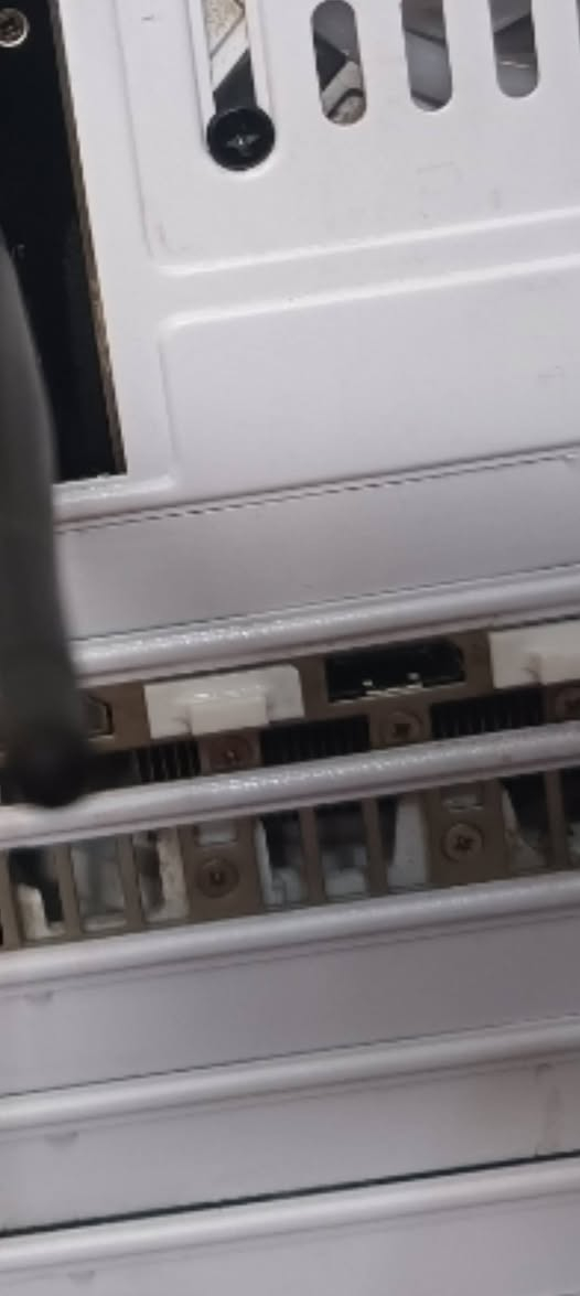 🔥 تجميعة Gaming احترافية للبيع 🔥
💰 السعر: 2400 وبيها مجال للجادين
🎁 هدايا وياها:
سماعات HyperX واي فاي + مكسر + مايكروفون
ماوس Redragon + كيبورد ميكانيك
ستاند موبايل + ملحقات وايرات كاملة
📦 المواصفات:
• i7 13700K
• RTX 4070 Super 12GB
• RAM 32GB (16×2) سرعه 6000 T-Force RGB
• SSD M.2 2TB +سرعه  1TB بسرعات عاليه 
• HDD 500GB
• Z790 Tomahawk WiFi
• Power 850W Gold
• تبريد ماي Aorus (3 مراوح)
• كيس RGB بيه تقريبًا 10 مراوح تبريد
• شاشة AOC 27” FHD 100Hz
كل الكيبلات موجودة + الكراتين الأصلية
التجميعة نظيفة ومجمعتها قطعة قطعة 👍
سبب البيع: استخدامي بسيط وأريد أتحول لابتوب
📍 الموصل – اليرموك
📞 ***********
اللي جاد يتواصل خاص أو اتصال مباشر.
