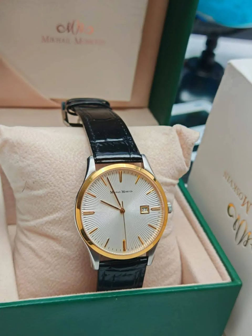 مزاااااد مزاااااد 
لدينا لكم اليوم مزاااااد جديد لساعه انيقه وجميله الساعه ميخائيل مسكوفين الروسي الشهير، الساعه اصلي كامل المرفقات مع الظمان سنه كامله 

يبدا المزاد الان وينتهي ساعه 3 فجرا 
فتحة باب الساعه 40دولار واقل رفعه 5 دولار 

الساعه بطاريه
جام زفير
منفذ شهري
قطر 38
كيس ستانلس ستيل
طلاء ثابت
مضاده للماء 50 متر
السير جلد اصلي 
تاتي كاملة المرفقات الاصليه مع الظمان سنه كامله 
يوجد توصيل لجميع محافظات العراق


**إذا كنت صاحب هذا الإعلان وتريد حذفه لأي سبب، رجاءا أرسل رسالة إلى الدعم الفني**