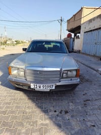 مرسيدس ٣٠٠ • ٢.٥ لتر • رقم دولي بغداد