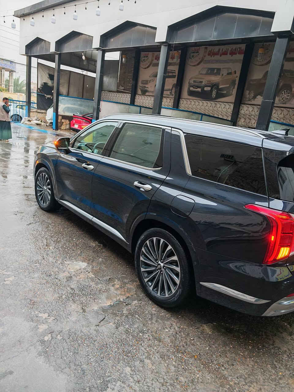 هونداي بلسايد كلكرافي موديل 25 ماشية 8 ميل بعدها زيىو المواصفات مليانة شنو بالك بيها بسمي مشروع وطني وين تحول حول حادثها جامغ وبنيد بدون دواخل كلشي مكفول السعر 305 بيها مجال قليل 
*********** 
مكاني الشعب
