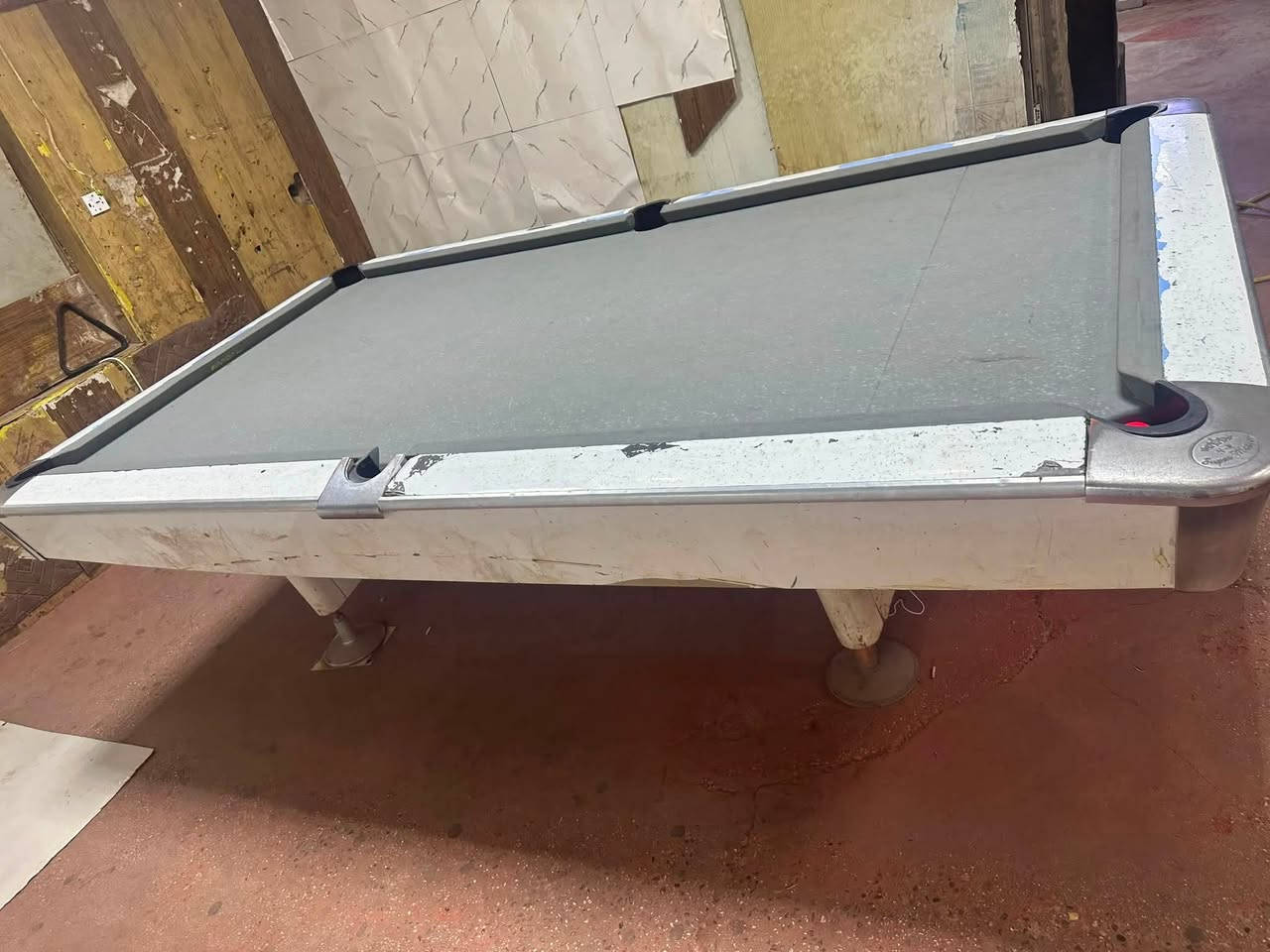 ميز سوبر ماستر السعر ٧٠٠ وبي مجال ***********
