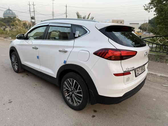 توكسان موديل 2020 خليجي كاصد مكفوله كفاله عامه 
ماشيه 39 
فول موصفات عدى فتحه 
بصمه تشغيل 
كشنات كهرباء 
مري شفط
خمس عدسات 
حساس امامي و خلفي 
هند بريك ب رجل 
مودم درايف
محرك 2.000 دوش يستقبل بانزين عادي بدون اي دوانز 
وبعد بيه موصفات 
السعر 226 مجال بسيط 
رقمي *********** 
بغداد كرخ
