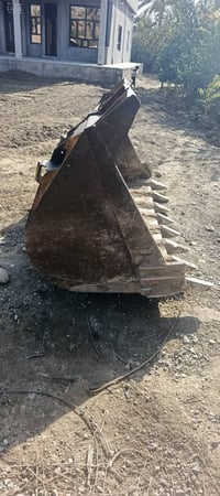 قطع غيار • للبيع