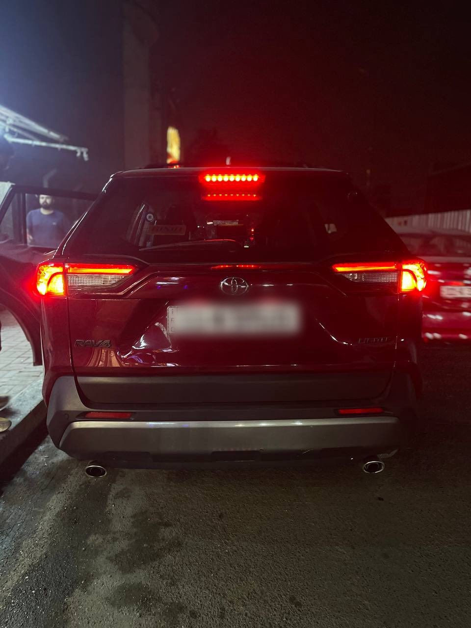 ‏السلام عليكم
𝐓𝐎𝐘𝐎𝐓𝐀 𝐑𝐀𝐕𝟒-  Limited 2020
‎تويوتا راف فور بانزين موديل2020  وارد امريكي
🥇حادثه فقط دعاميه اماميه فقط   يعني كلين تايتل
اللون: ماروني ( دم الغزال🩸)
 55mi :‎ ماشية 
حجم المحرك: 2.5 ( 4 سلندر)
  Limited  مواصفات
🛞تخم تايرات جديد قبل شهر شديت تايلندي جديد🛞
اعلى مواصفات فول الفول 
كشنات جلد بلادي
‎بصمة ابواب
‎بصمة تشغيل 
تشغيل عن بعد
5 كامرات (360 درجة)
بانوراما وليس فتحه 🚧
تدفئة تبريد الكشنات 
تدفئة المقاعد الخلفيه
‎كاميرا خلفية 
‎هاند بريك بصمة
‎رادار‎ امامي (تحديد مسار) 
‎رادار جانبي  (نقاط عمياء)
‎رادار خلفي (التحذير من الاصطدام)
لد زنون ناصي عالي كاشافات زنون
‎وضعيات قيادة
‎ نظام : Eco
‎نظام : Normal 
‎نظام : Sport
‎كشن كهربائي  
‎صندوق شفط كهربائي
‎دعم Apple CarPlay وAndroid Auto
‎ بلوتوث + منافذ USB
‎ 6 سماعات
شرط : (محرك كير صدر مكفول وعلى الفحص)
السياره مال بيت وما بيهه نقص اي شيء 
كامله مكمله
السياره اعلى فئة بالراف 🥇
السعر : 250💸
العنوان : بغداد حي اور)
‎ للاستفسار الاتصال :***********
