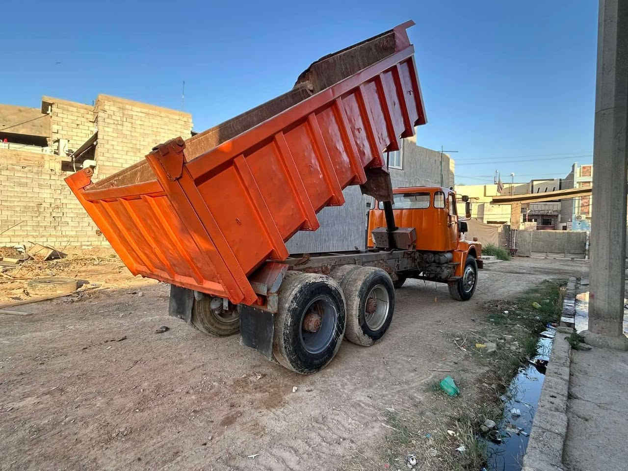 فالفو للبيع موديل 1980 مكينه g10 كير 4x4 مجموعه 13 رقم نينوى دولي للاستفسار على رقم الهاتف ***********
