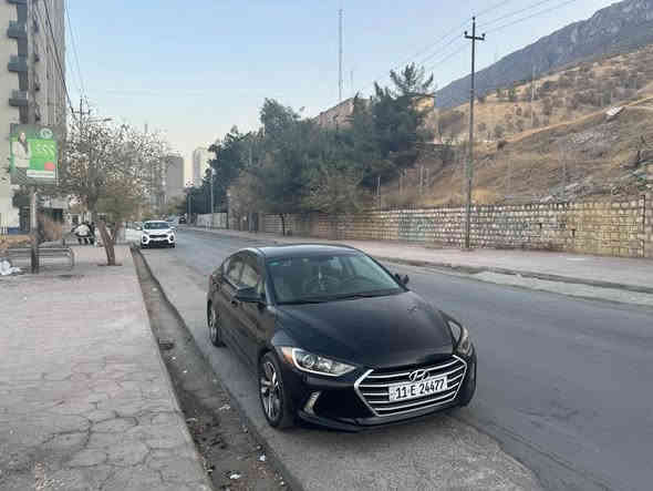 سلام عليكم الانتره 
للبيع موديل 2018 
وارد امريكي حادثه بس دعاميه اماميه فقط 
السياره ليبل واحد بدون دواخل
محرك 2000 دوش (المحرك مفتوح ) 
 ماشيه 132موصفات عاديه  الي معروفه 
 رادار تحديد مسار 
 رقم بغداد سياره بأسمي تحويل مباشر 
السعر 125وبيه مجال حك الجيه العنوان العبيدي  
*********** بغداد
