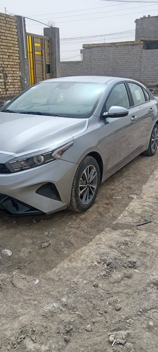 فورتي موديل 2024 داخله معوقين مرقم ذي قار ماشيه 20 مكينه 2000 نص مواصفات وارد امريكي جاملغ وبنيد سياره جديده مامتعوبه جاهزه تبريد حداديه جديده  السعر 140وبيها مجال مكانها ناصريه للاستفسار ***********
