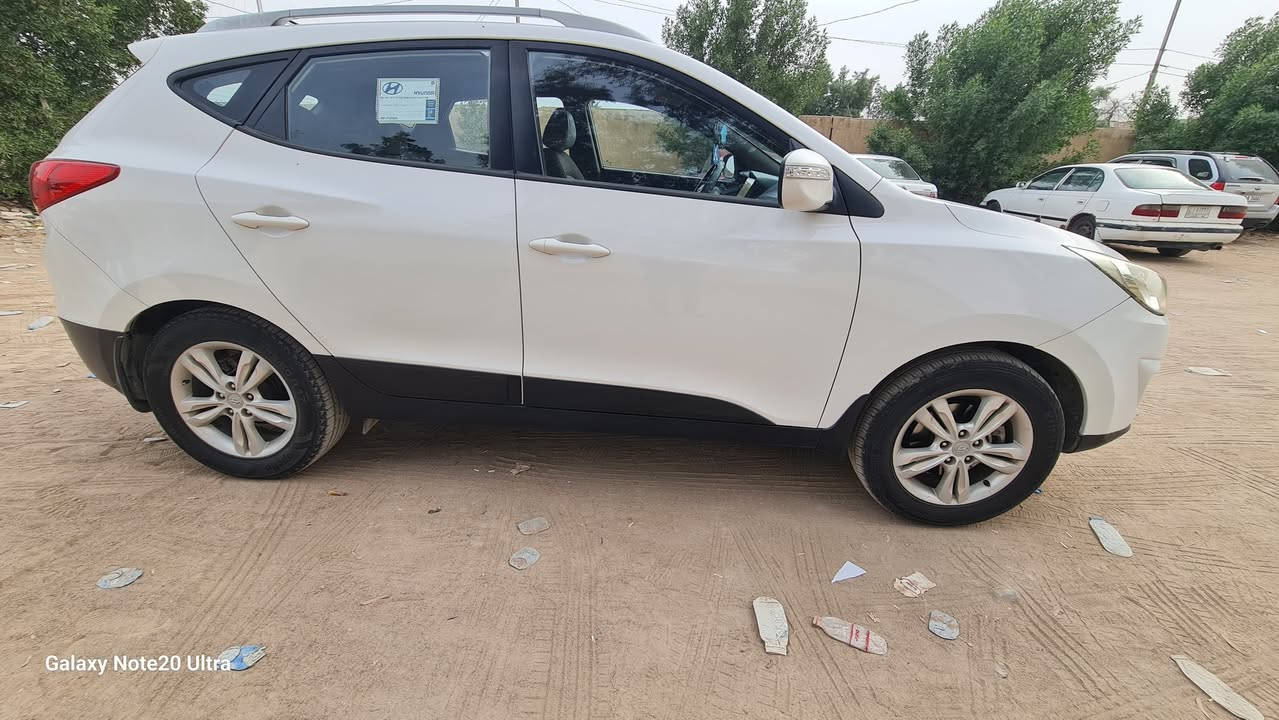 هونداي توسان خليجي ٢٠١٣ رقم بغداد انكليزي بأسمي سنوية ما ساقطة كير مكينة تبريد عالشرط سيارة جاهزة مكينه ٢٠٠٠ بيه صبغ  مأشر عليه حافة البنيد فابيون  مو صبغ سيارة جاهزة الف ما تخسر عليه سعر ١٤٣ وبيه مجال هاتف *********** مكان السيارة نجف عباسيه
