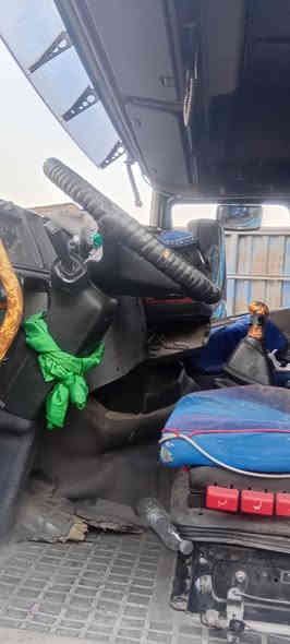 السلام عليكم للبيع فالفو موديل ٢٠٠٢ بدون رقم السعر ٥٥$ورقه وبيه مجال *********** بغداد جرف النداف معرض ابن المدائن
