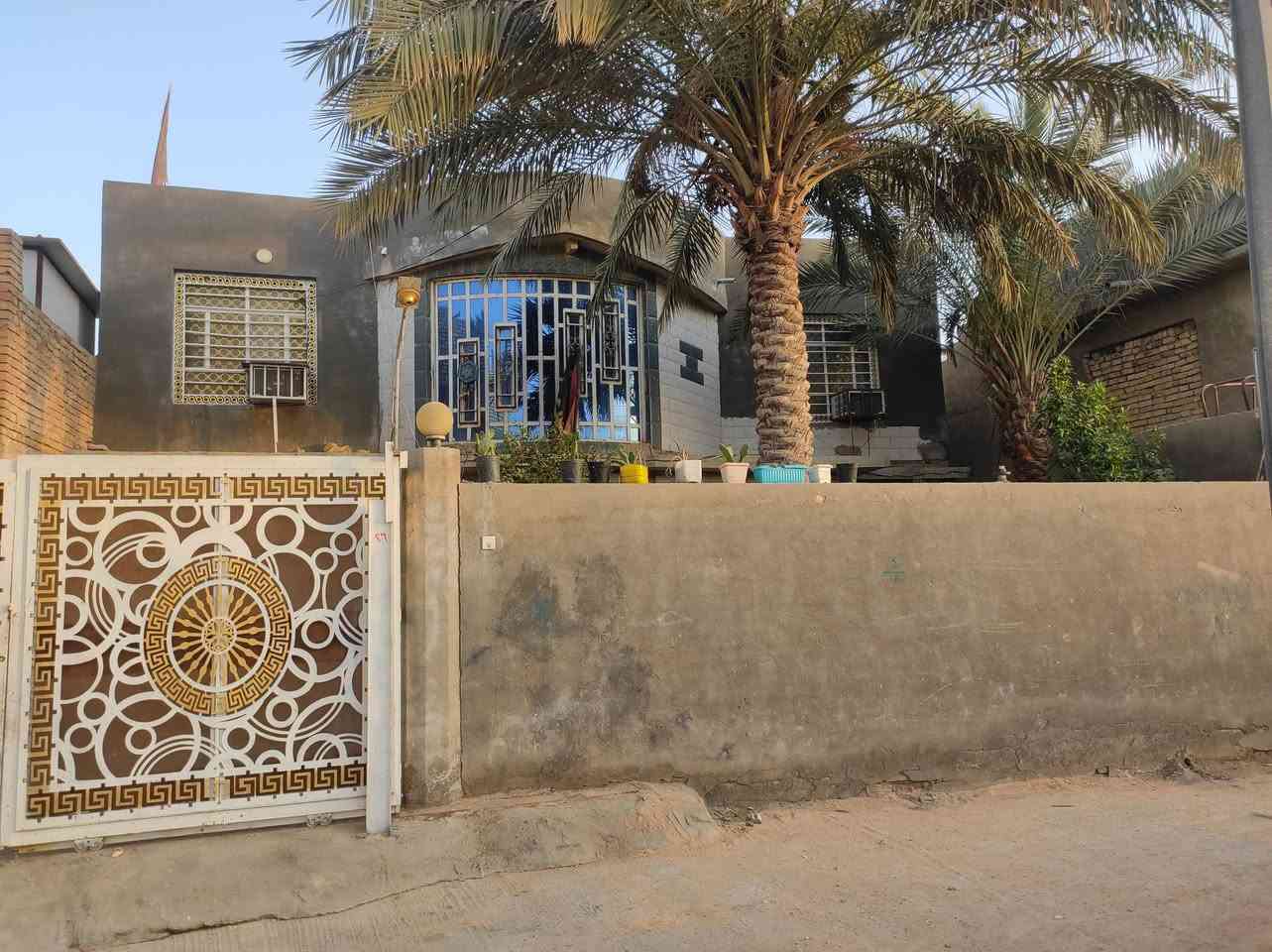 دار البيع في  حي مكصد مساحه 260 طابقين ***********
