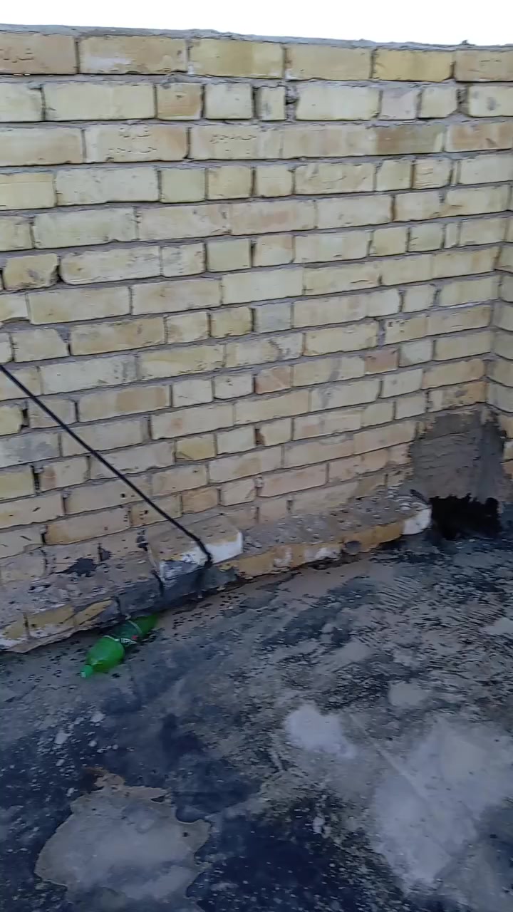 بيت للبيع مساحة 100 متر واجهة 5 والنزال 20 في الضباط الثانية الزراعية شارع 15 خلف مجع فدك ***********
