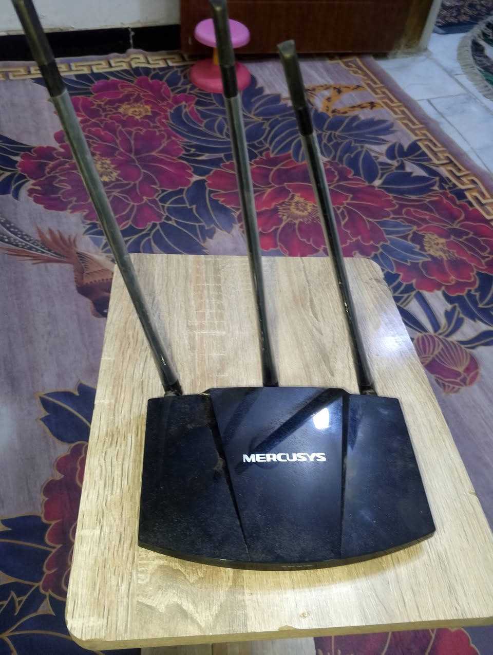 للبيع
كوسره شحن سعر 40
جهاز تبخير شغال سعر 35
راوتر.  لسعر 10
طبله صلاة لسعر 20
مكان بغداد وره سيطره الشعب القديمه 
***********
