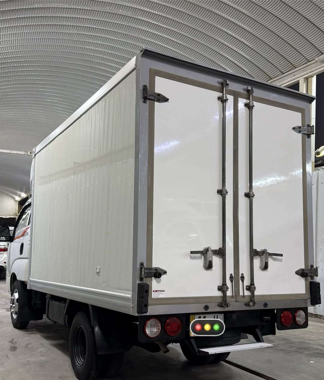 السلام عليكم كيا فحل براد (2019)
(دبل كمبريسر/ دبل باتري )👌
     ( رقم  بغداد  الدولي )
(كفاله عامه فحص السونار)
(سياره جاهزه ماشيه 80 الاف)
العنوان بغداد الاستفسار
(***********)
