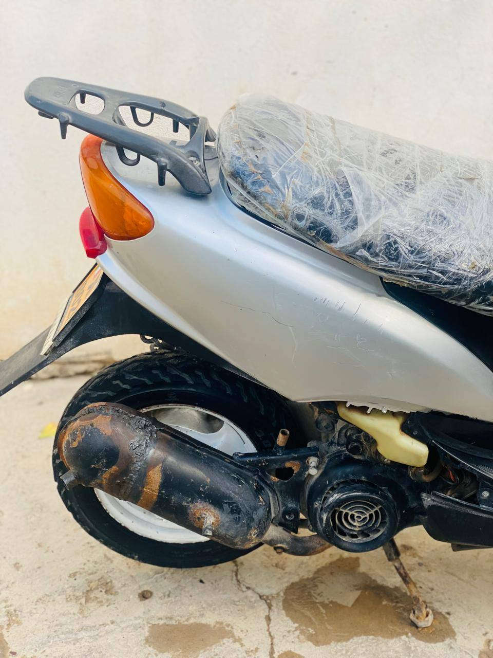 سلام عليكم دراجه عصفوريه 60
السعر 200 وبيها مجال للبيع او المراوس شعندك نزل النضافه مثل ماموضح بالصوره الدراجه هندر اشوكت ماتشغل نكره الله يشهد كهربائيات عوزها بس اشاير الباقي الدراجه كفاله جيب فيتر وافحص رقمي *********** مامتواجد خاص
