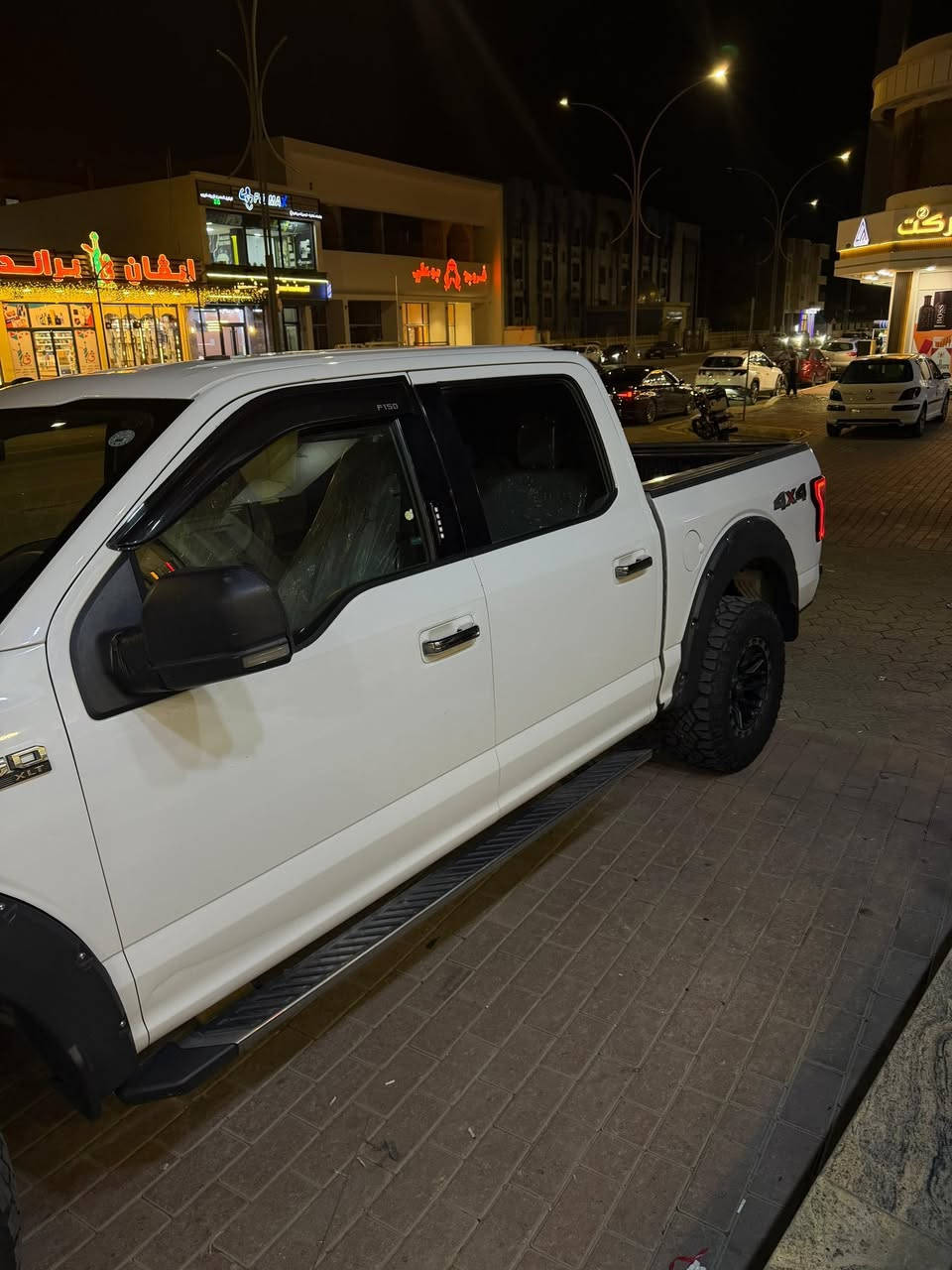 للبيع او مراوس بيكم فورد f150 موديل 2017 محرك 8 سلندر بانزين وغاز  رقم اربيل سياره جاهزه ونصبتها كلش حلوه ومحدث شباك وبك لايت + لايت امامي 2020 مثل ماموضح بالصور وايضا صوره لضربه موجوده بالصور السعر220$ وبيها مجال للشراي للتواصل ***********
