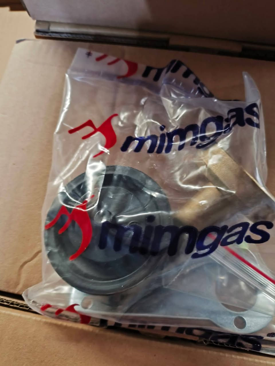 يوجد لدينا اغراض ل منظومة الغاز بكافة الانواع والاشكال
بما يشمل
 4 سلندر
6 سلندر
8 سلندر
ويتوفر جميع قياسات التانكيات
40
60
80
100
150
وب اسعار الجمله والمفرد
العنوان - اربيل
ويوجد توصيل لكافة المحافظات
للتواصل ع الارقام

***********

***********
