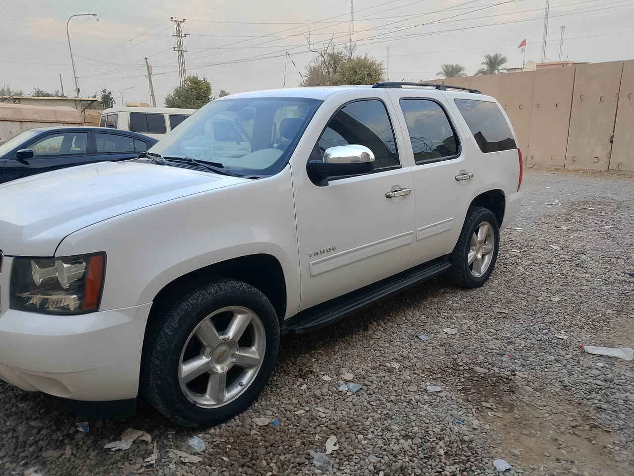 تاهو موديل 2012 ادوات مكفوله من الكص والفتح والحادث والصبغ موجود سونار بلصور محرك وكير وحداديه جديد السعر 90 ورقة بيه رقم وسنويه ***********
