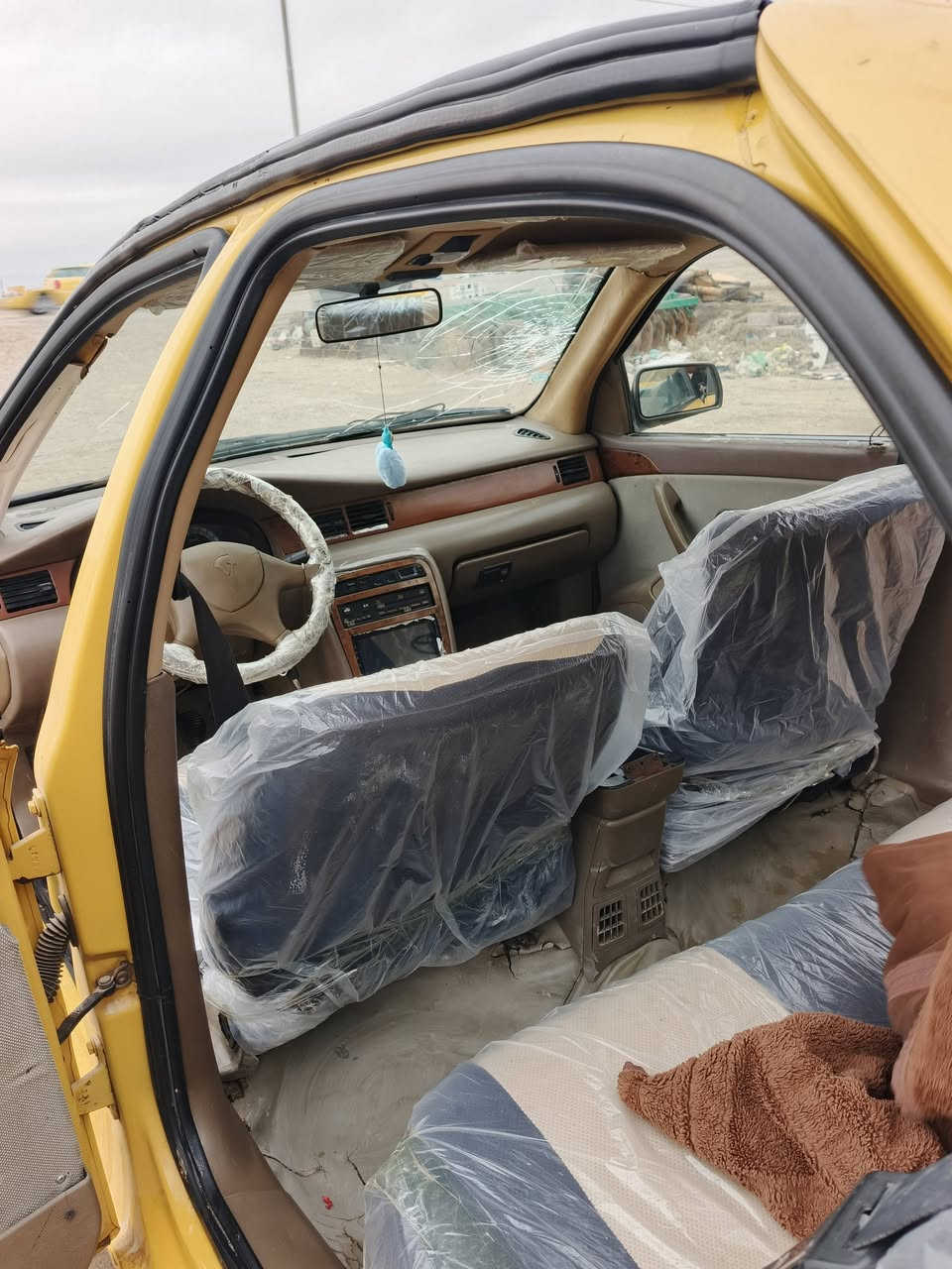 السلام عليكم سمند موديل 11 كير ومكينه فرنسي بل جيس تخم تاير حداديه جديده سنويه صاقطه عليها غرامات 4 ورقات ينزلن من سعرهه السعر 28 وبيه مجال رقم ميسان يمته متريد احولك رقم ***********
