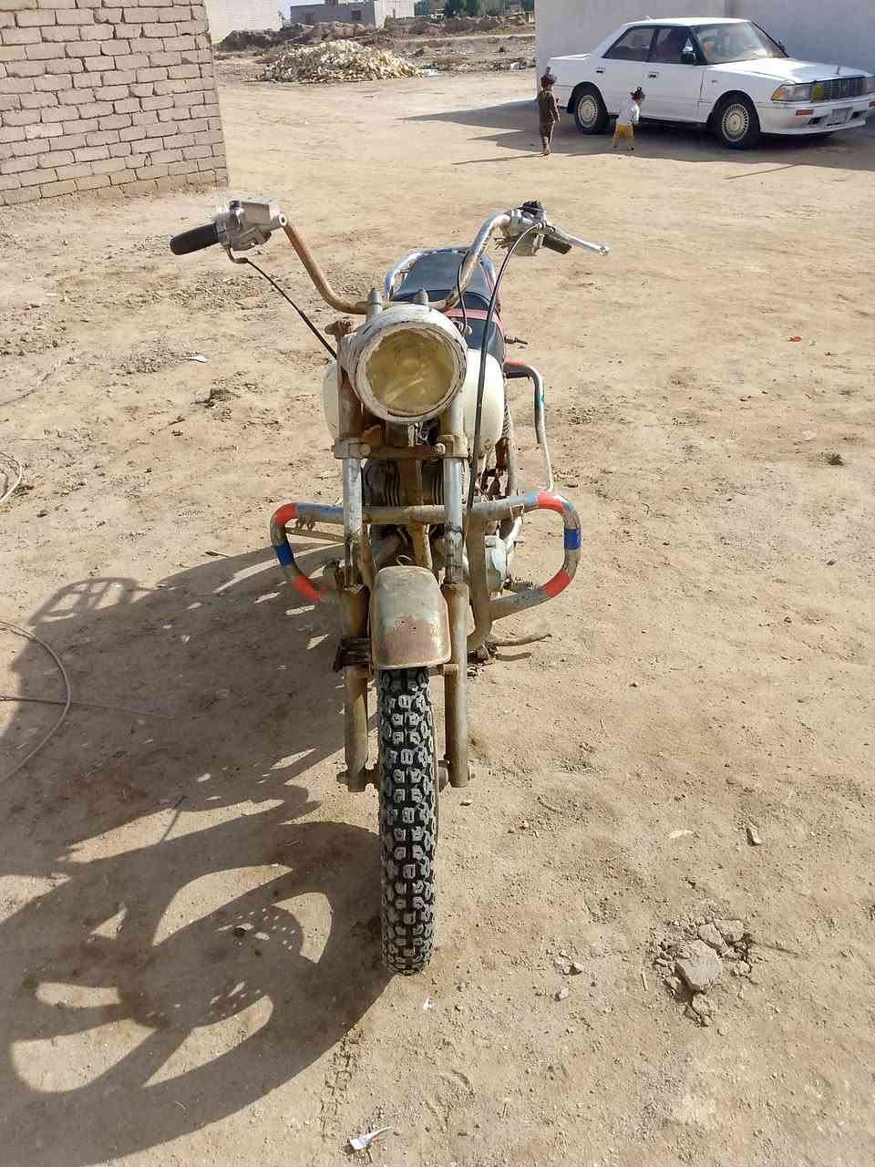 اخوان تايموته. كلك كلك. سعره 250
شغاله ترايك للعماره ***********
