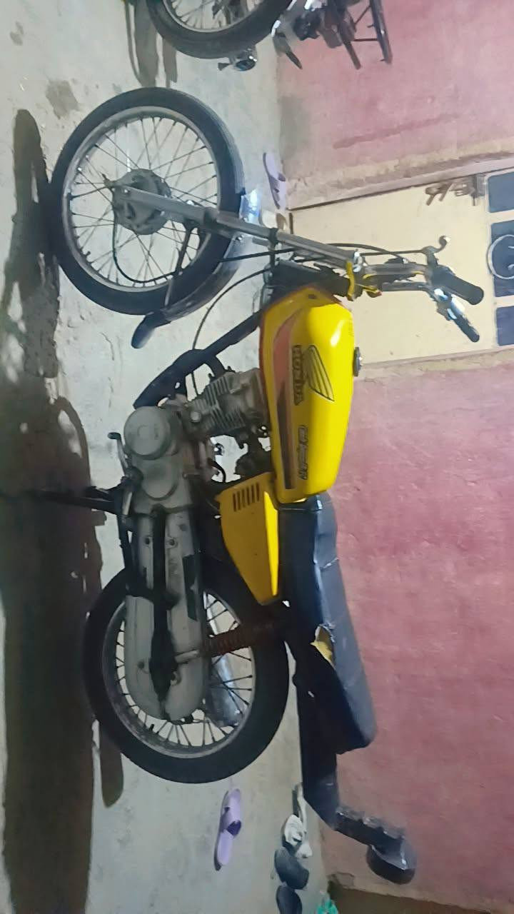 سلام عليكم دراجه نامه شلامجه موديل 2024 شاصي 14 مدل فقط ولفات بيه خيط بخار عل سلولي اوراق اصولي شراي يتصل على هذا رقم***********
