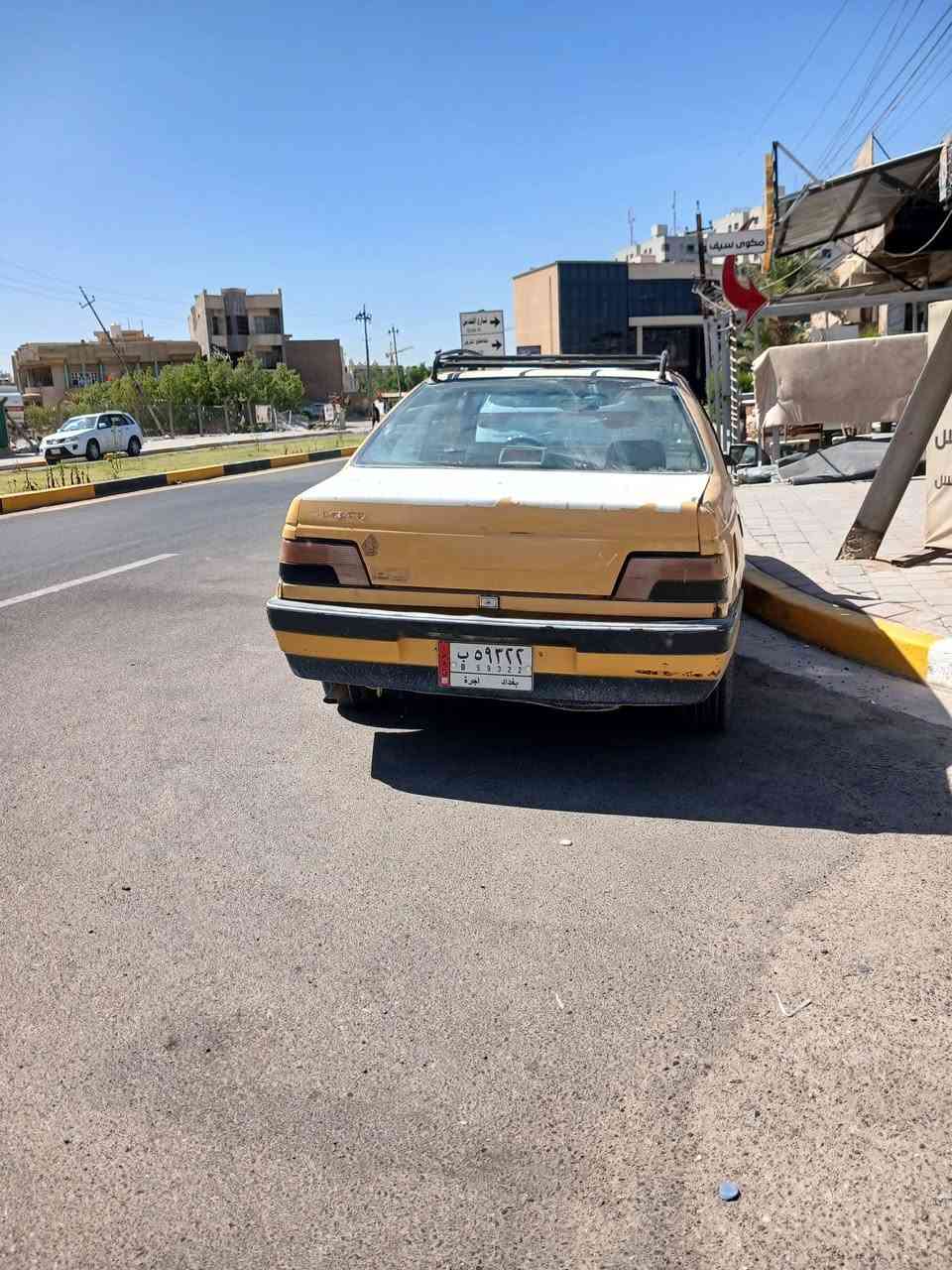 بيجو ٤٠٥ موديل ٢٠١٢ 
مكينة وكير خير من الله بيهة تنقيص شي قليل نقوصات بسيطة
مكاني البلديات سعر ١٥ ورقة 
راعيهة يريد تحويل مصفر غرامات عليهة هيئة ١٠٠ الف 
***********
