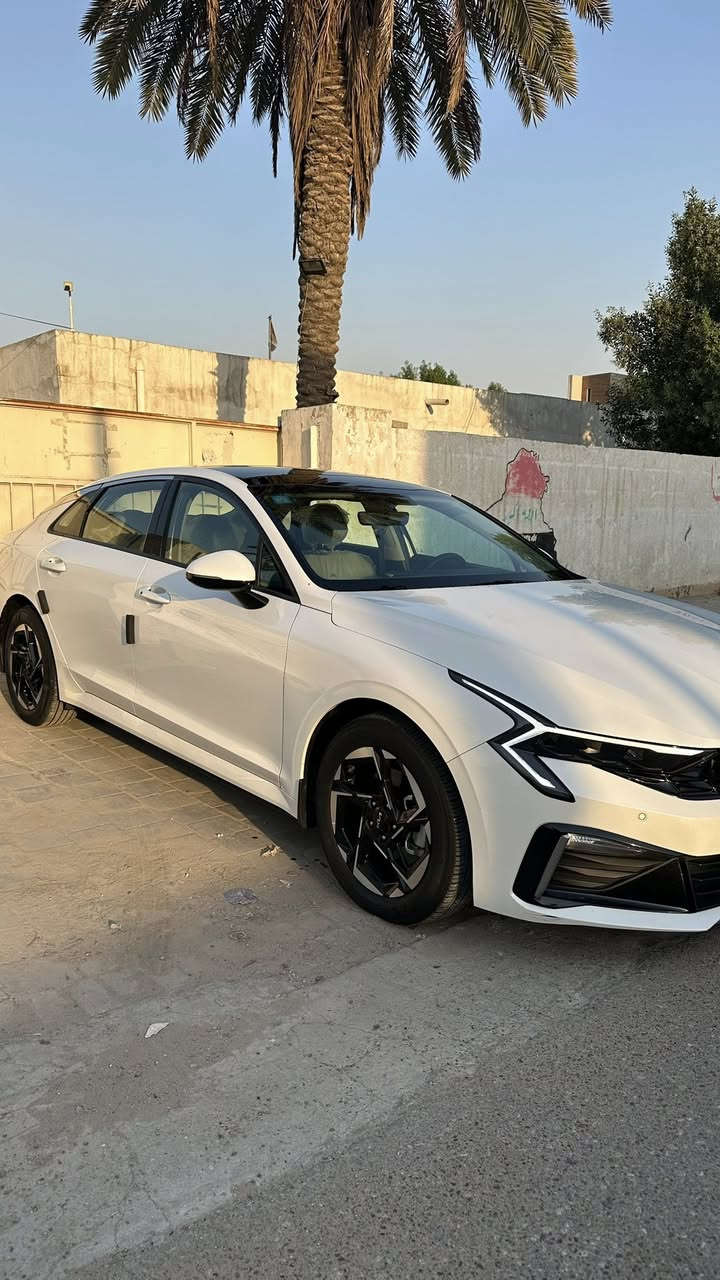 السلام عليكم
كي فايف موديل 2024 
خليجي فول مواصفات الدولية 
بنورما 
داخل جلد 
بصمة 
شاشة متصلة 
تشغيل عند بعد 
تبريد لمس 
منفصل مناخي 
قطعتين تبريد 
حساسات 360 
مري شفط 
سبير منازل 
بيهاا طخة بلباب الخلفي
ابيع على وضعهاا والباقي كفالة عامة 
ماشية 22الف 
مكاني بغداد الكرخ 
سعر مناسب ❤️
***********
